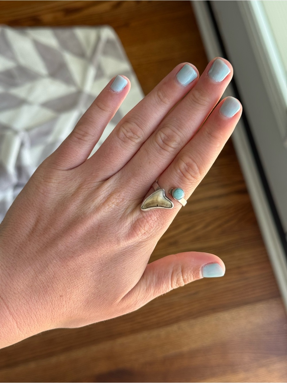 Shark tooth ring